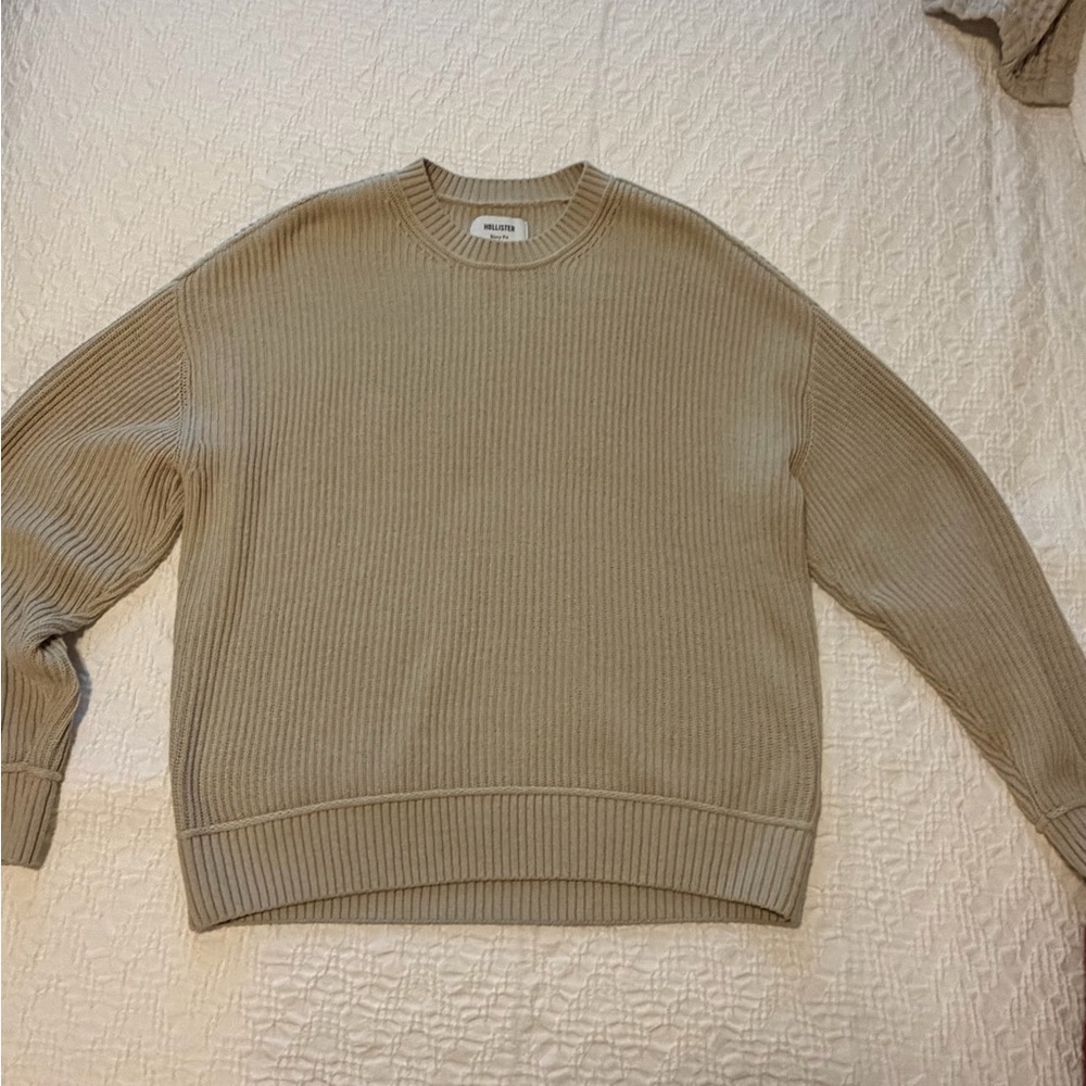 Hollister Men's Tan Crewneck Sweater